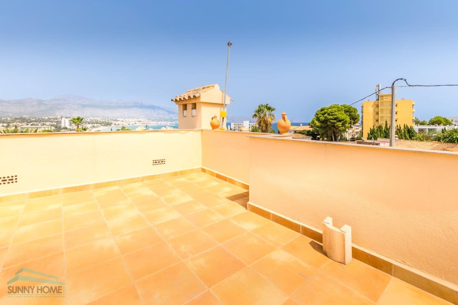 3 Zimmer Haus zu verkaufen in Albir mit Pool Garage - 389.000 € (Ref: 9386125)