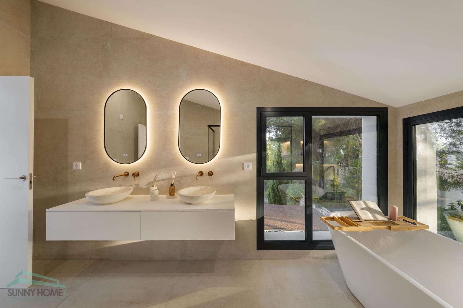 4 bedroom Villa for sale in Altea with pool garage - € 1,450,000 (Ref: 9411529)