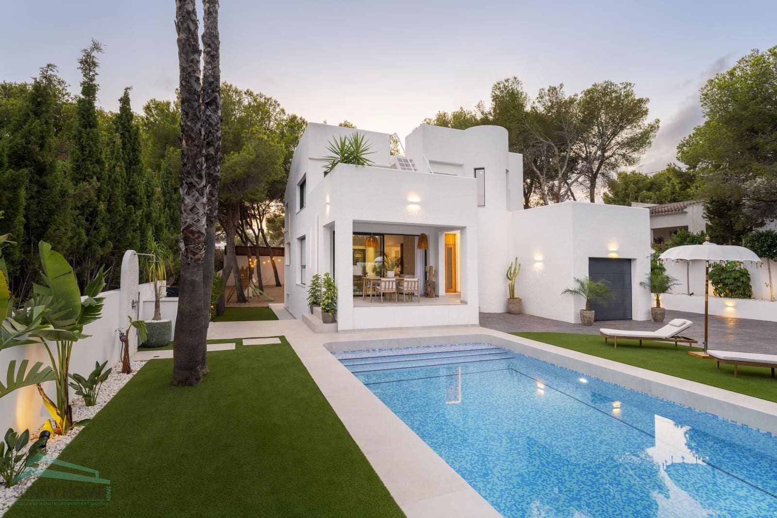 4 bedroom Villa for sale in Altea with pool garage - € 1,450,000 (Ref: 9411529)