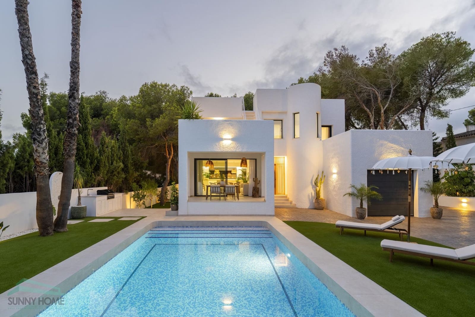 4 makuuhuone Huvila myytävänä paikassa Altea mukana 
autotalli - 1 450 000 € (Ref: 9411529)