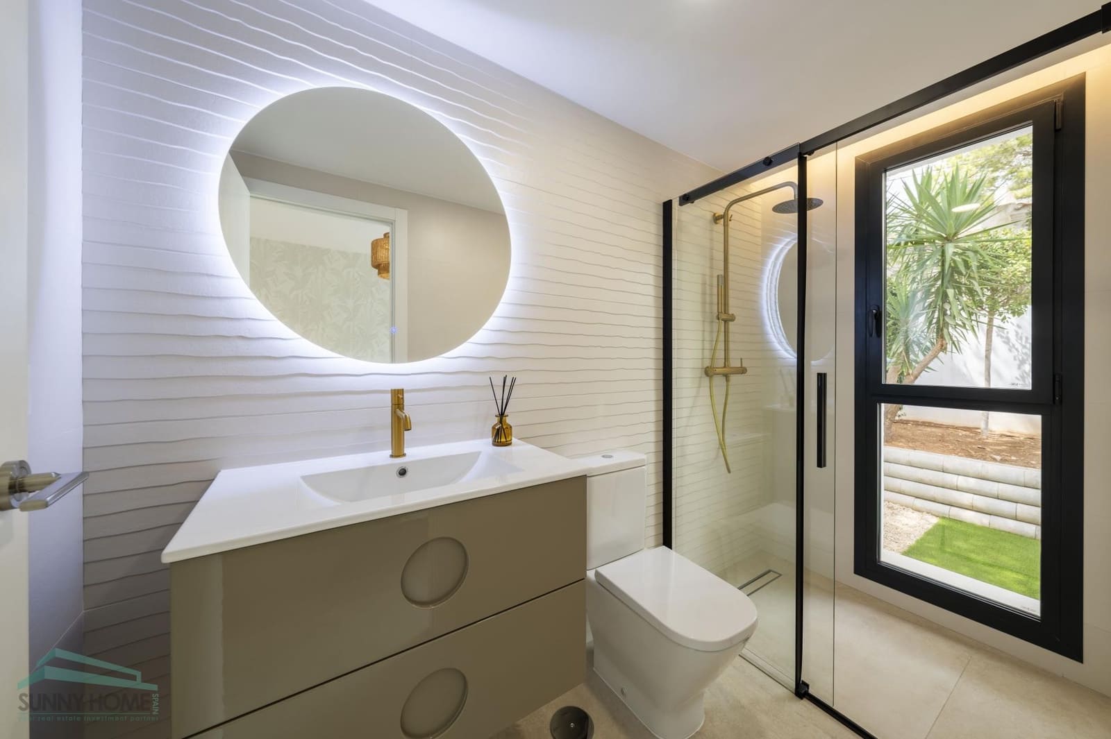 4 makuuhuone Huvila myytävänä paikassa Altea mukana 
autotalli - 1 450 000 € (Ref: 9411529)