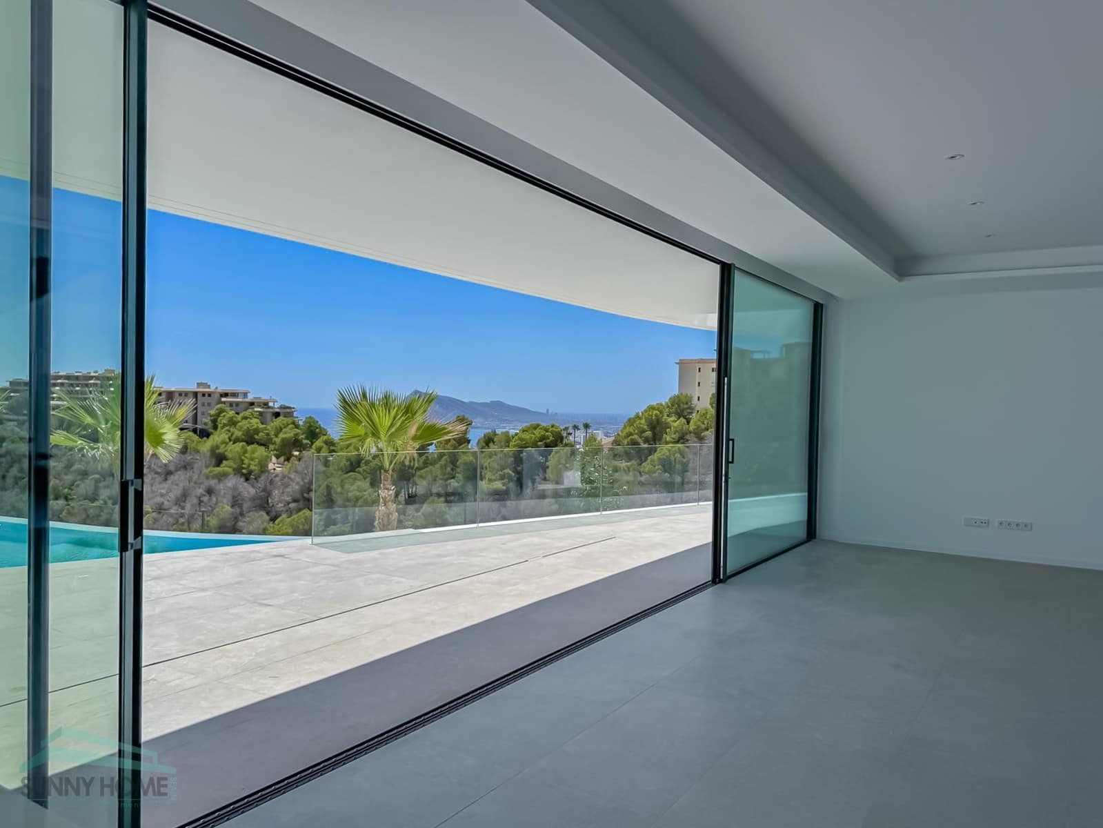 4 bedroom Villa for sale in Altea with pool - € 2,290,000 (Ref: 9423952)