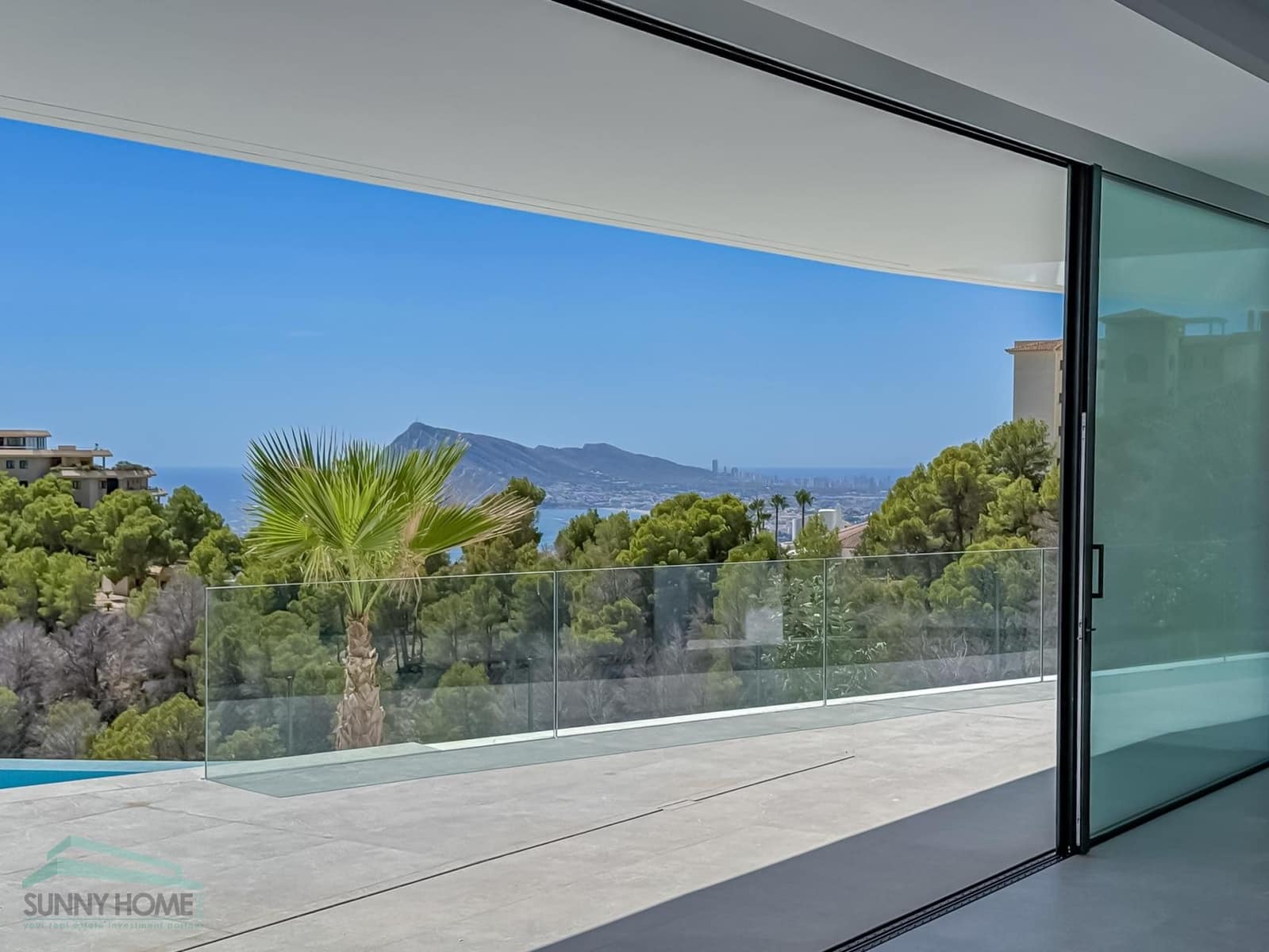 4 bedroom Villa for sale in Altea with pool - € 2,290,000 (Ref: 9423952)