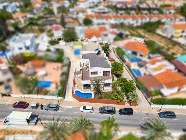 4 bedroom Villa for sale in Albir, Alfaz del Pi / L'Alfàs del Pi with pool garage - € 995,000 (Ref: 9423953)