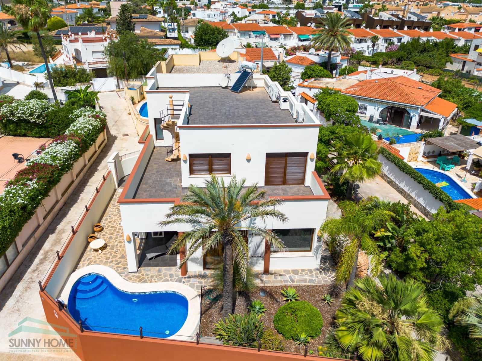 4 bedroom Villa for sale in Albir with pool garage - € 995,000 (Ref: 9423953)