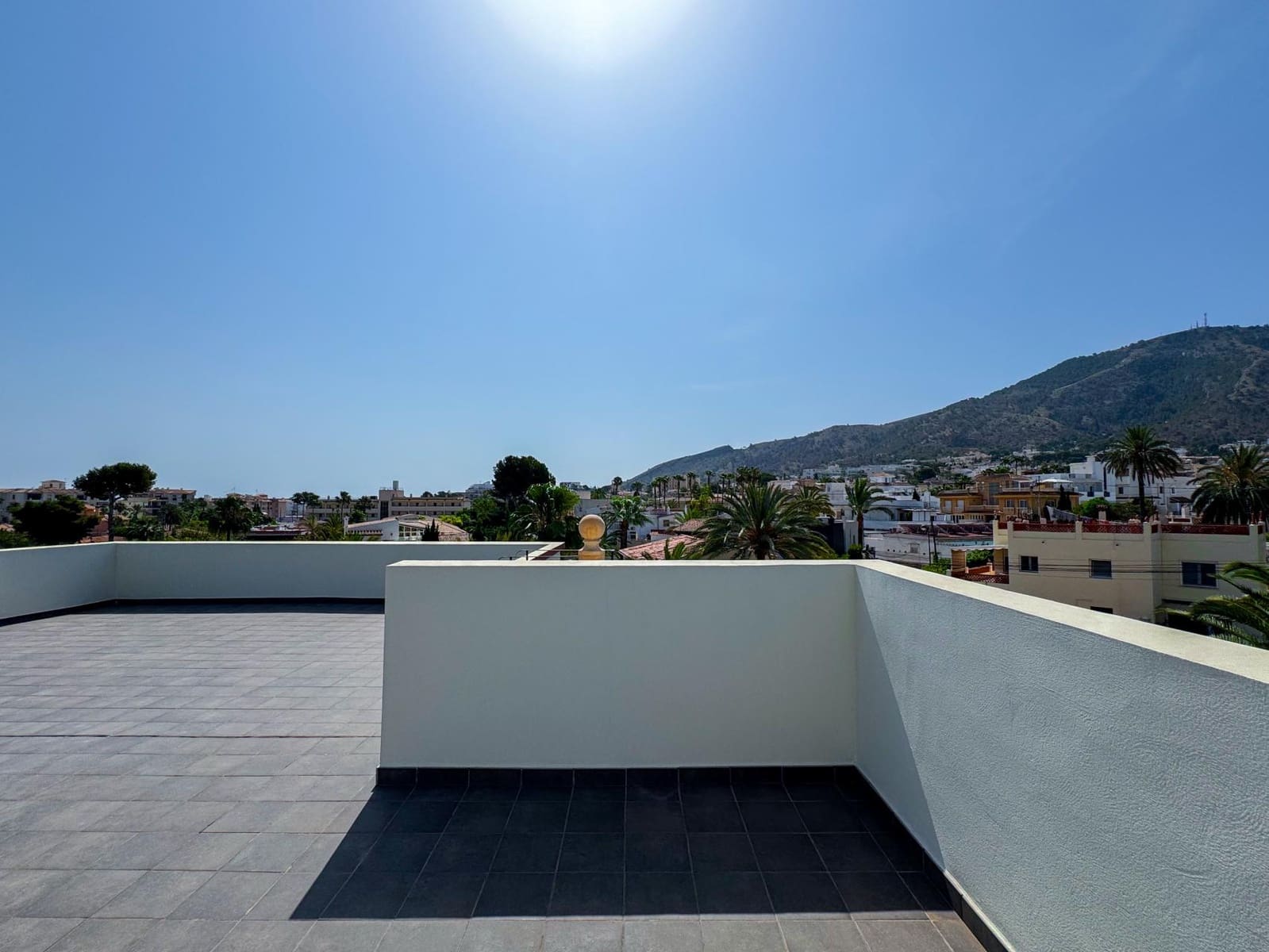 Chalet de 4 habitaciones en Albir en venta con garaje - 995.000 € (Ref: 9423953)