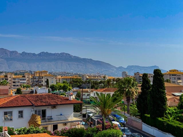 Chalet de 4 habitaciones en Albir, Alfaz del Pi / L'Alfàs del Pi en venta con garaje - 995.000 € (Ref: 9423953)