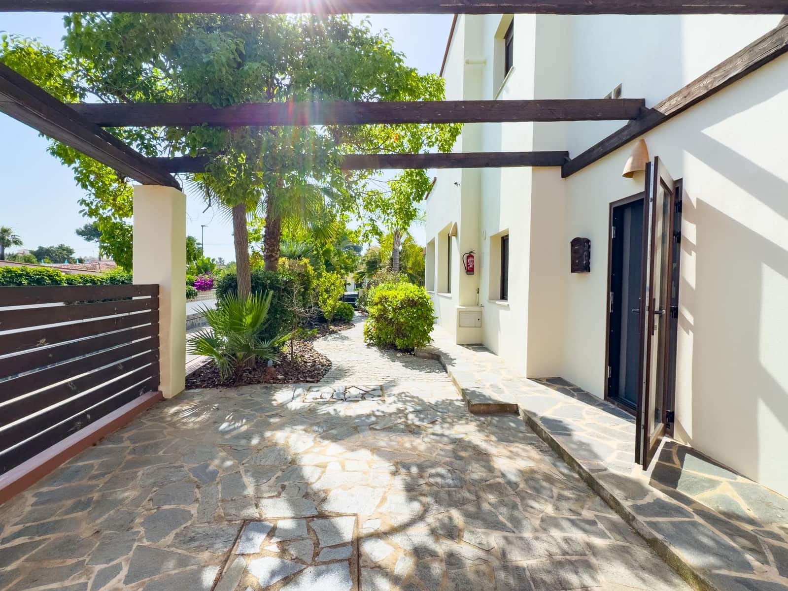 Chalet de 4 habitaciones en Albir en venta con garaje - 995.000 € (Ref: 9423953)