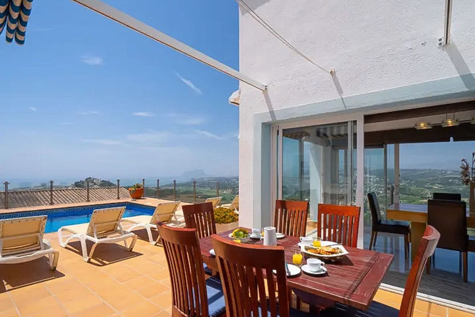 Chalet de 3 habitaciones en Moraira en venta con piscina garaje - 990.000 € (Ref: 9423954)