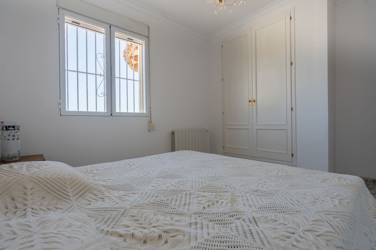 4 makuuhuone Huvila myytävänä paikassa Calpe / Calp mukana uima-altaan 
autotalli - 690 000 € (Ref: 9450368)