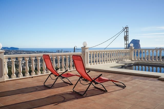 4 makuuhuone Huvila myytävänä paikassa Calpe / Calp mukana uima-altaan 
autotalli - 690 000 € (Ref: 9450368)