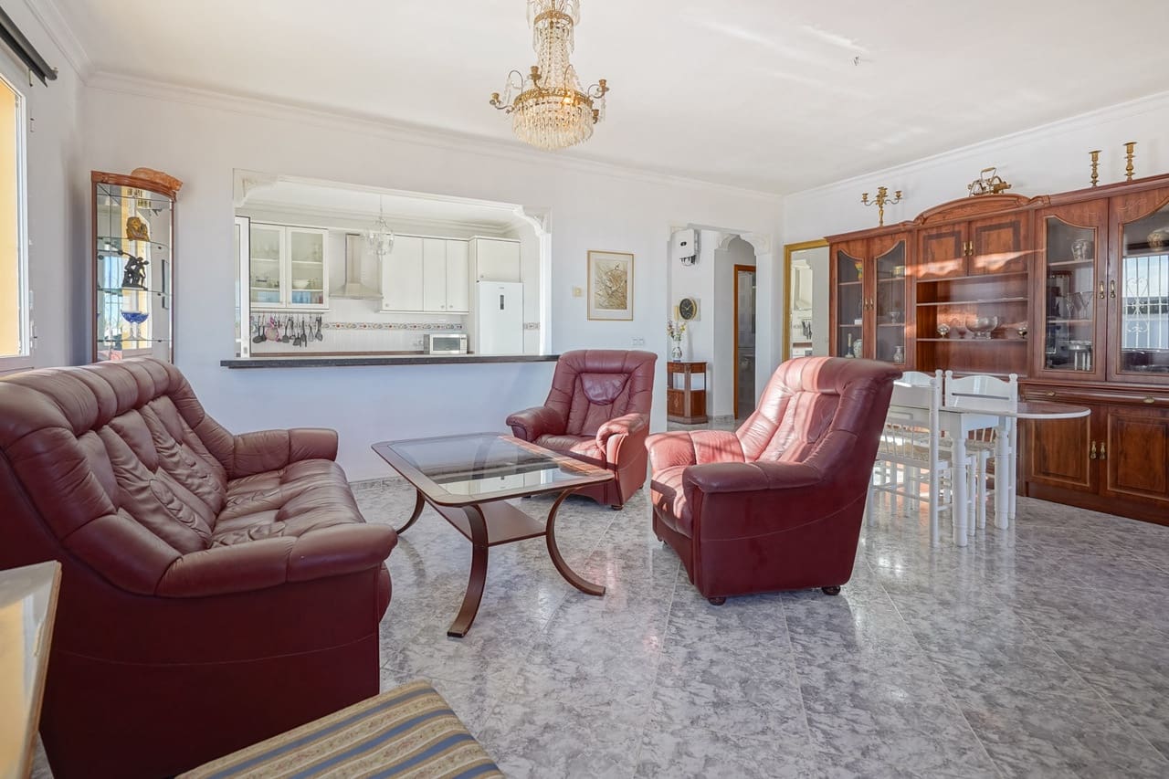 4 makuuhuone Huvila myytävänä paikassa Calpe / Calp mukana uima-altaan 
autotalli - 690 000 € (Ref: 9450368)