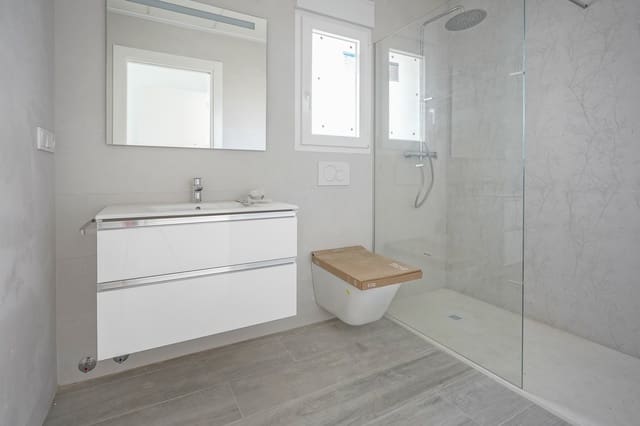 Chalet de 3 habitaciones en Els Poblets en venta con piscina - 550.000 € (Ref: 9462872)