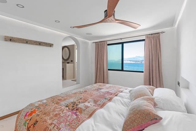 5 makuuhuone Huvila myytävänä paikassa Moraira, Teulada-Moraira mukana 
autotalli - 5 400 000 € (Ref: 9462874)