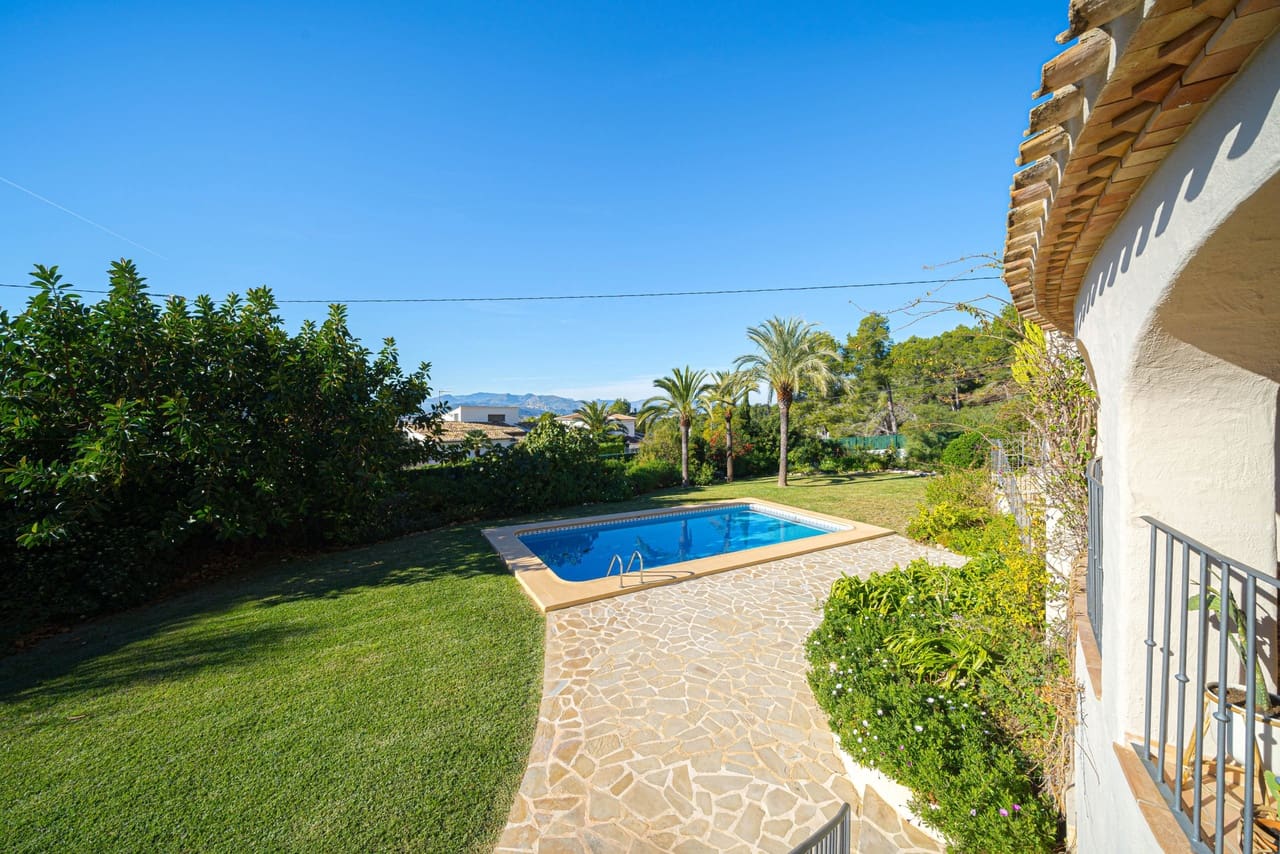 5 bedroom Villa for sale in Javea / Xabia with pool - € 1,395,000 (Ref: 9521926)