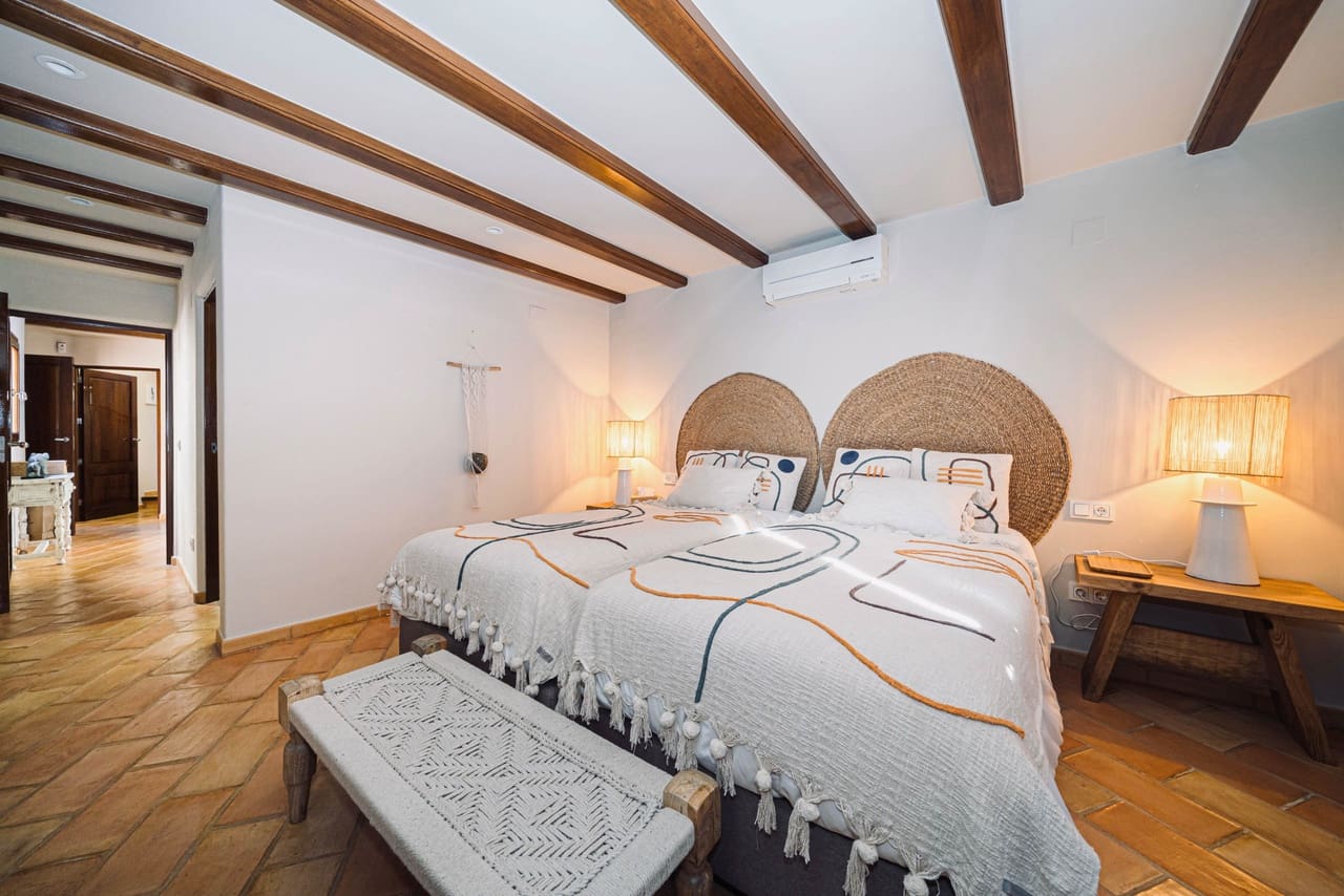 5 bedroom Villa for sale in Javea / Xabia with pool - € 1,395,000 (Ref: 9521926)