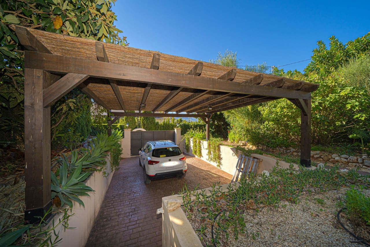 5 bedroom Villa for sale in Javea / Xabia with pool - € 1,395,000 (Ref: 9521926)