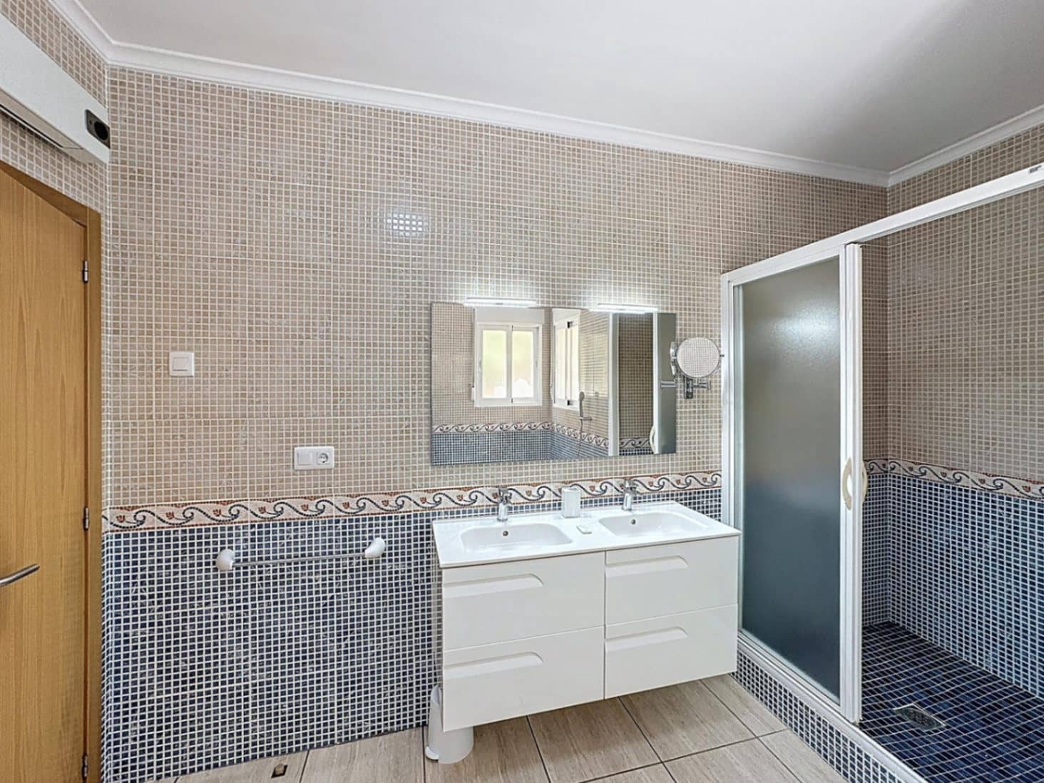 5 soveværelse Villa til salg i Benitachell / Benitatxell med swimmingpool garage - € 725.000 (Ref: 9521938)