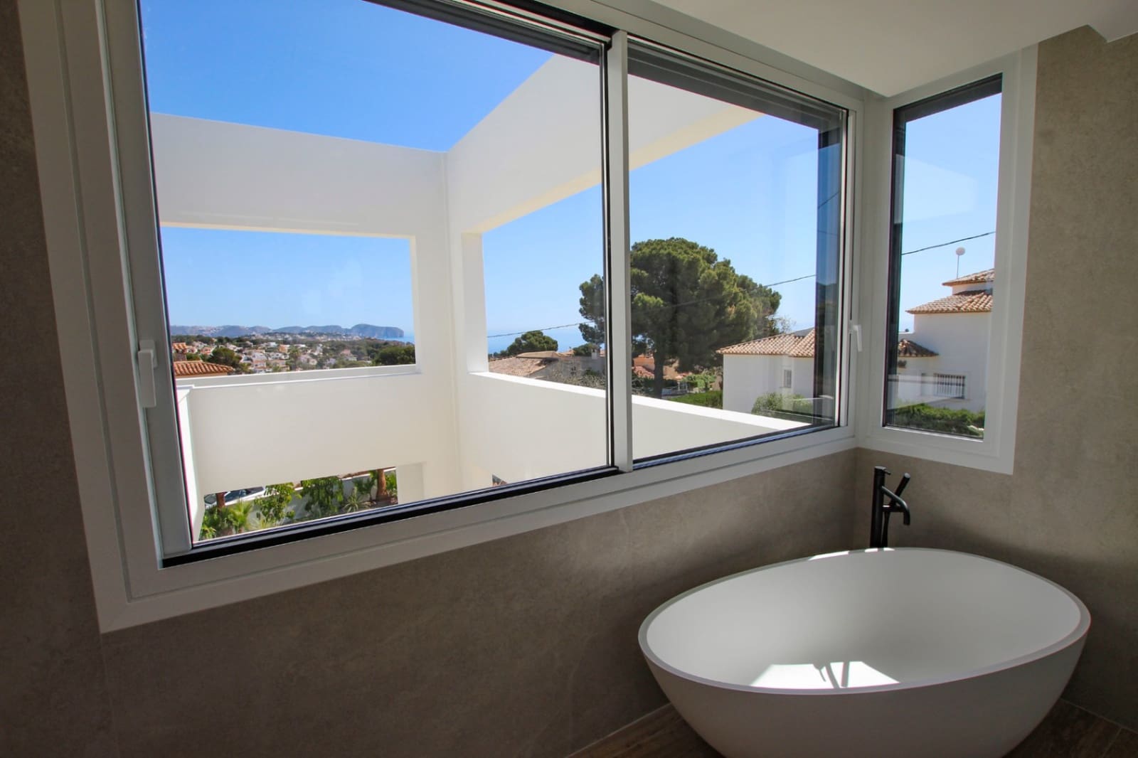 4 soveværelse Villa til salg i Benissa med swimmingpool garage - € 2.260.000 (Ref: 9521951)