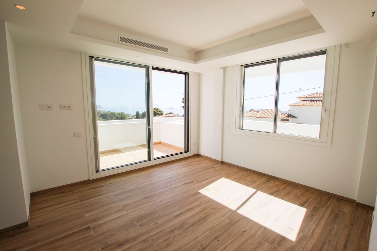 4 soveværelse Villa til salg i Benissa med swimmingpool garage - € 2.260.000 (Ref: 9521951)