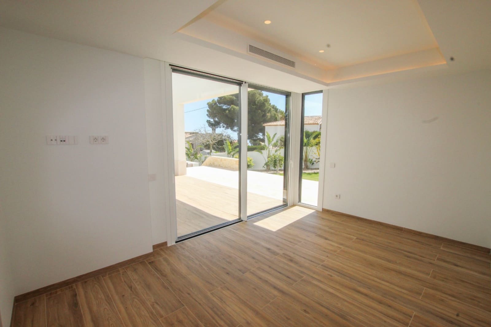 4 soveværelse Villa til salg i Benissa med swimmingpool garage - € 2.260.000 (Ref: 9521951)