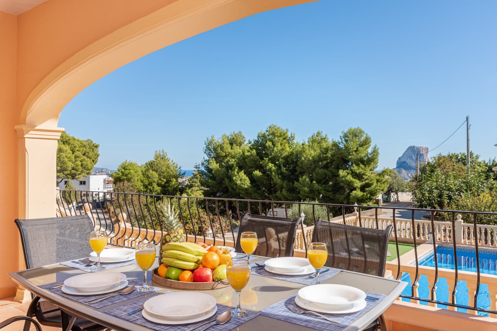 4 makuuhuone Huvila myytävänä paikassa Calpe / Calp mukana uima-altaan - 665 000 € (Ref: 9528947)