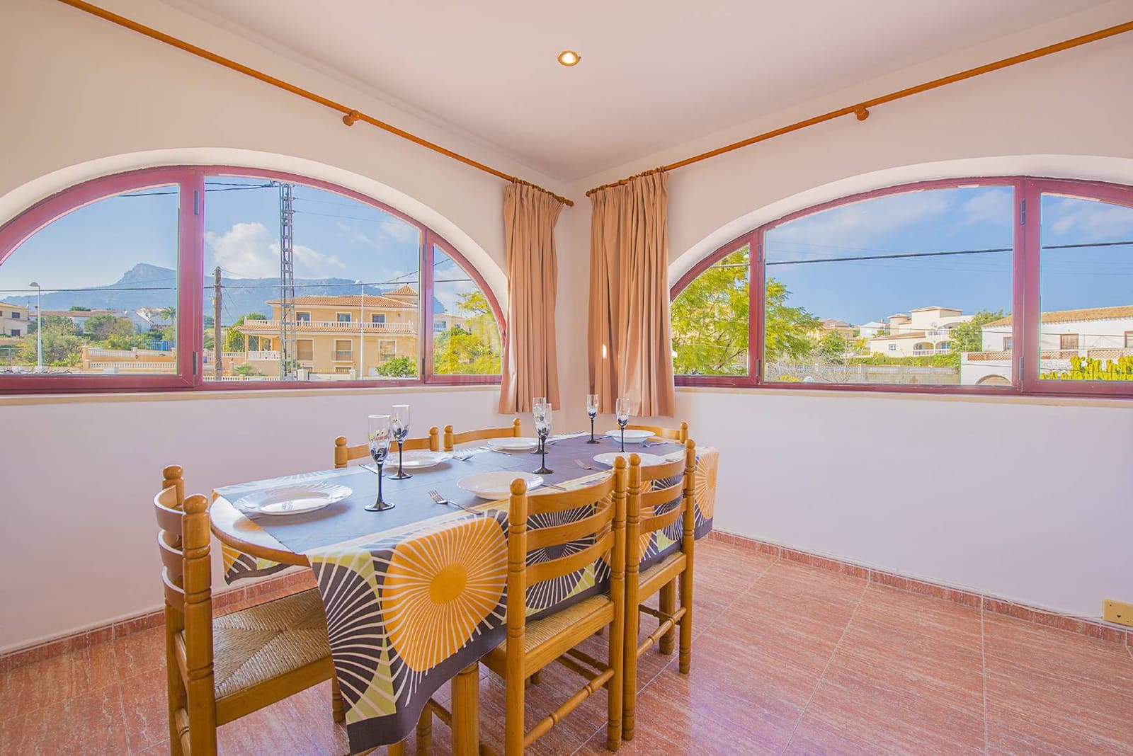 11 soveværelse Villa til salg i Calpe / Calp med swimmingpool - € 990.000 (Ref: 9528952)