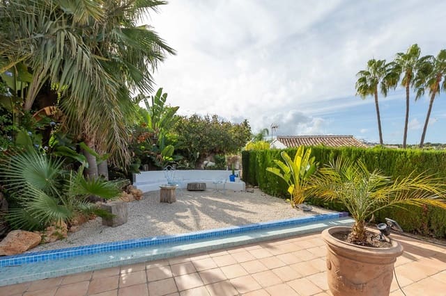 Chalet de 2 habitaciones en Moraira, Teulada-Moraira en venta con piscina - 680.000 € (Ref: 9534522)