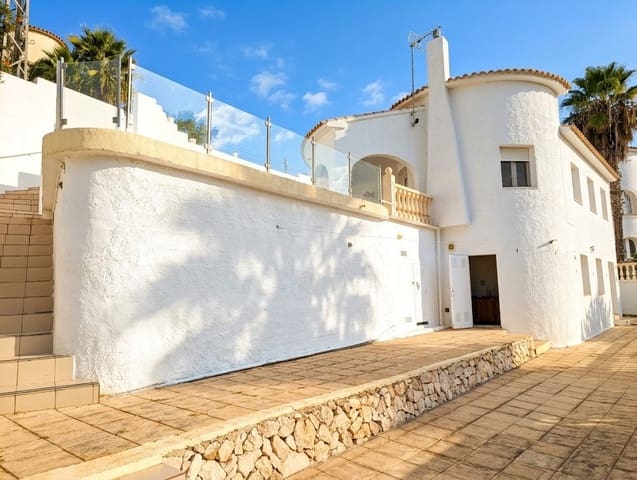 Chalet de 4 habitaciones en Benissa en venta con piscina garaje - 599.500 € (Ref: 9552402)