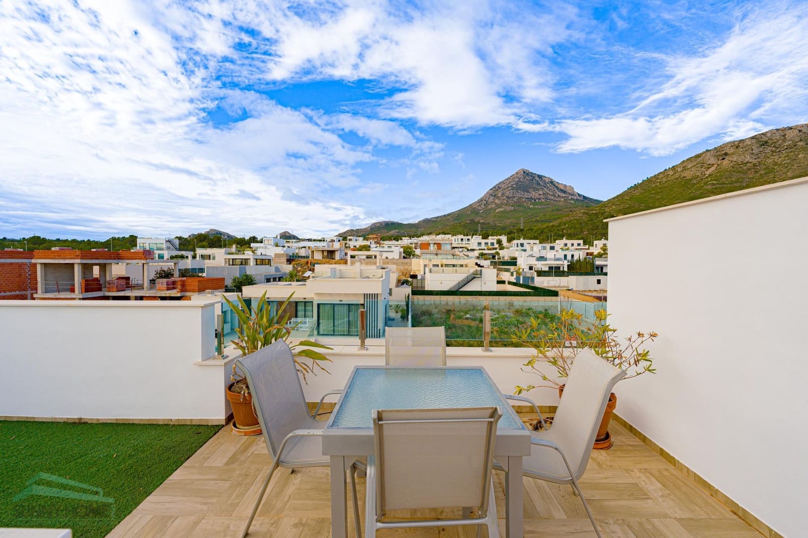 2 makuuhuone Paritalo myytävänä paikassa Polop mukana uima-altaan - 319 000 € (Ref: 9552403)