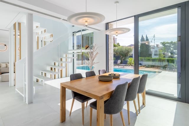 4 soveværelse Villa til salg i Benissa med swimmingpool - € 1.250.000 (Ref: 9558032)