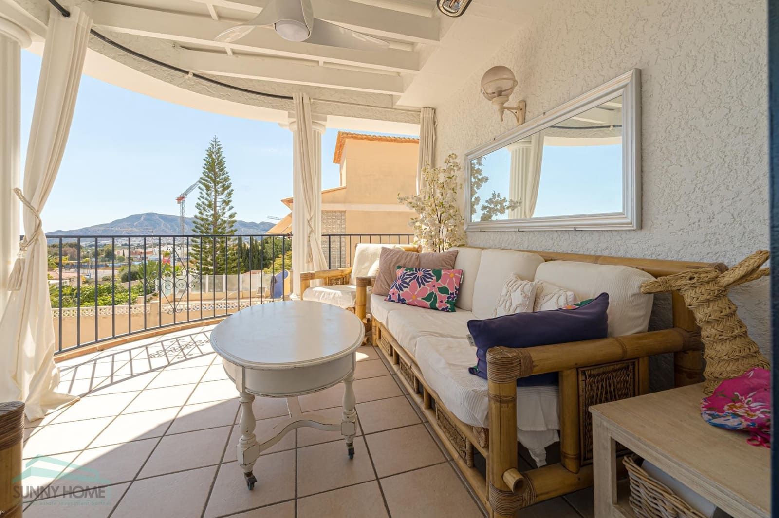 5 bedroom Villa for sale in La Nucia with garage - € 590,000 (Ref: 9558033)