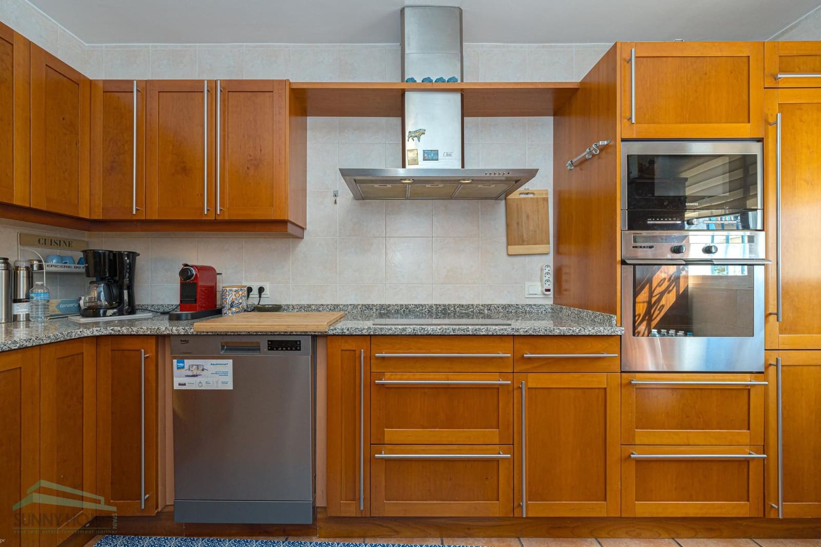 5 bedroom Villa for sale in La Nucia with garage - € 590,000 (Ref: 9558033)