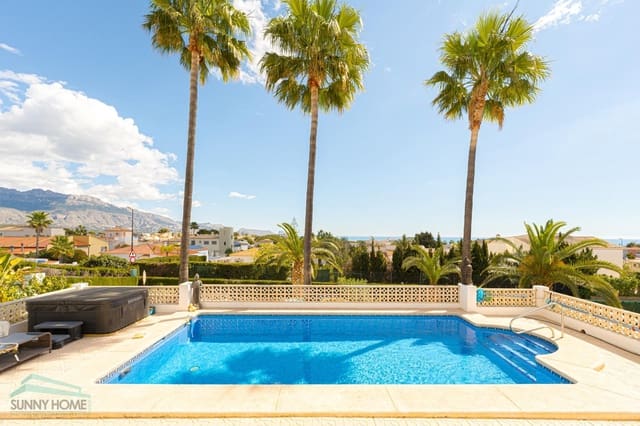 5 soveværelse Villa til salg i La Nucia med garage - € 590.000 (Ref: 9558033)