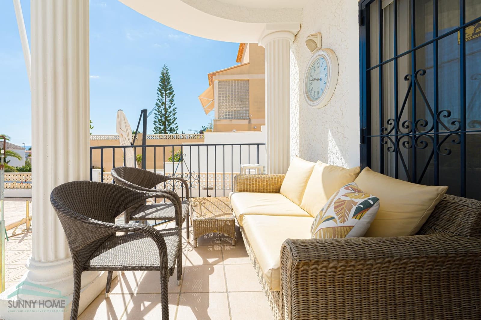 5 bedroom Villa for sale in La Nucia with garage - € 590,000 (Ref: 9558033)