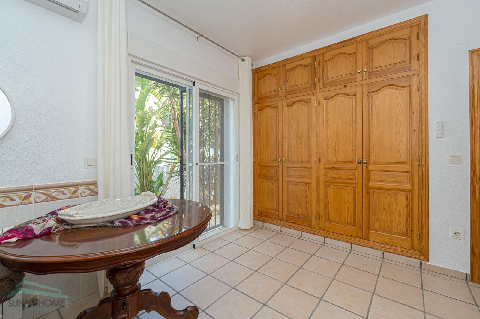 5 bedroom Villa for sale in La Nucia with garage - € 590,000 (Ref: 9558033)