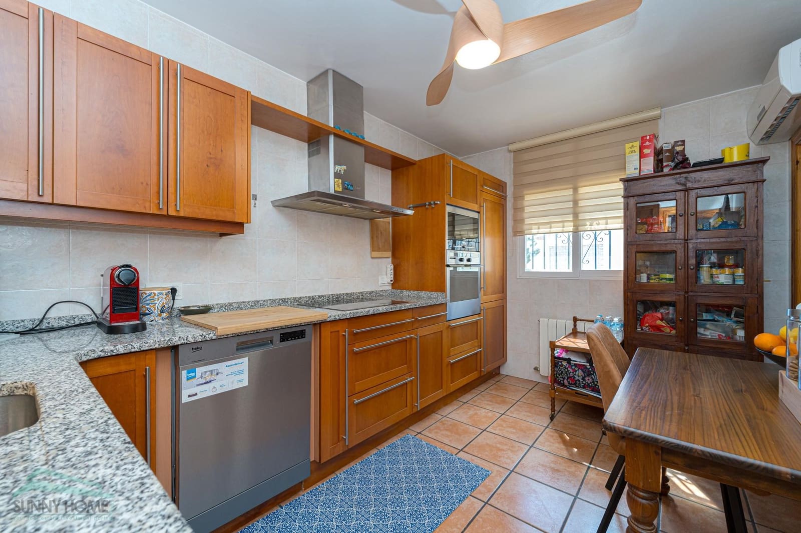 5 bedroom Villa for sale in La Nucia with garage - € 590,000 (Ref: 9558033)