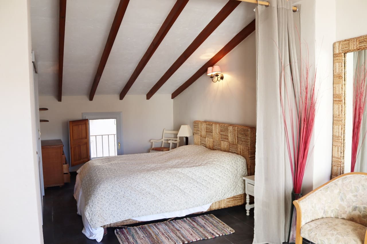 3 makuuhuone Omakotitalo myytävänä paikassa Jalon / Xalo - 215 000 € (Ref: 9585059)