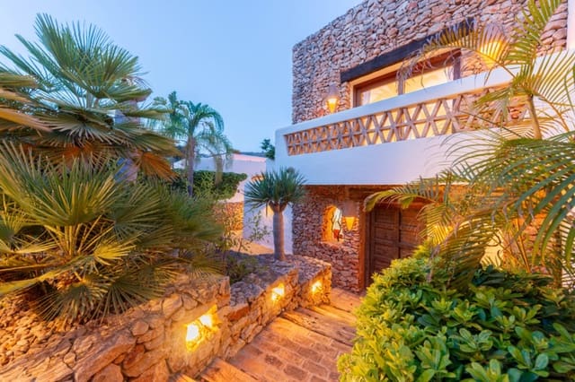 3 makuuhuone Huvila myytävänä paikassa Moraira, Teulada-Moraira mukana uima-altaan 
autotalli - 1 995 000 € (Ref: 9602720)