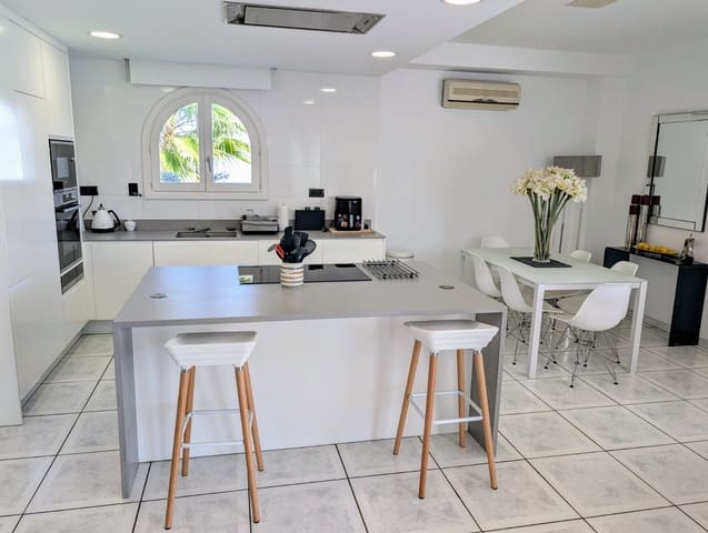 3 sovrum Villa till salu i Moraira, Teulada-Moraira med pool garage - 1 100 000 € (Ref: 9618154)