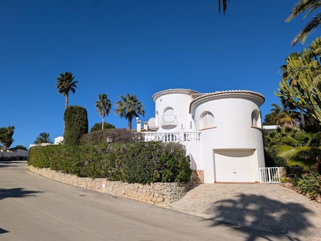 3 makuuhuone Huvila myytävänä paikassa Moraira, Teulada-Moraira mukana uima-altaan 
autotalli - 1 100 000 € (Ref: 9618154)