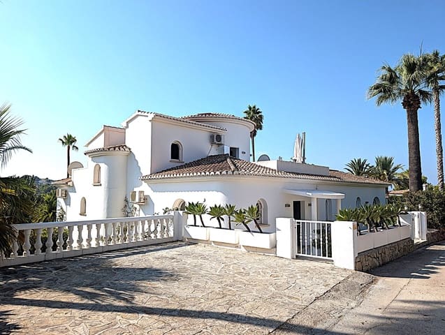 3 makuuhuone Huvila myytävänä paikassa Moraira, Teulada-Moraira mukana uima-altaan 
autotalli - 1 100 000 € (Ref: 9618154)