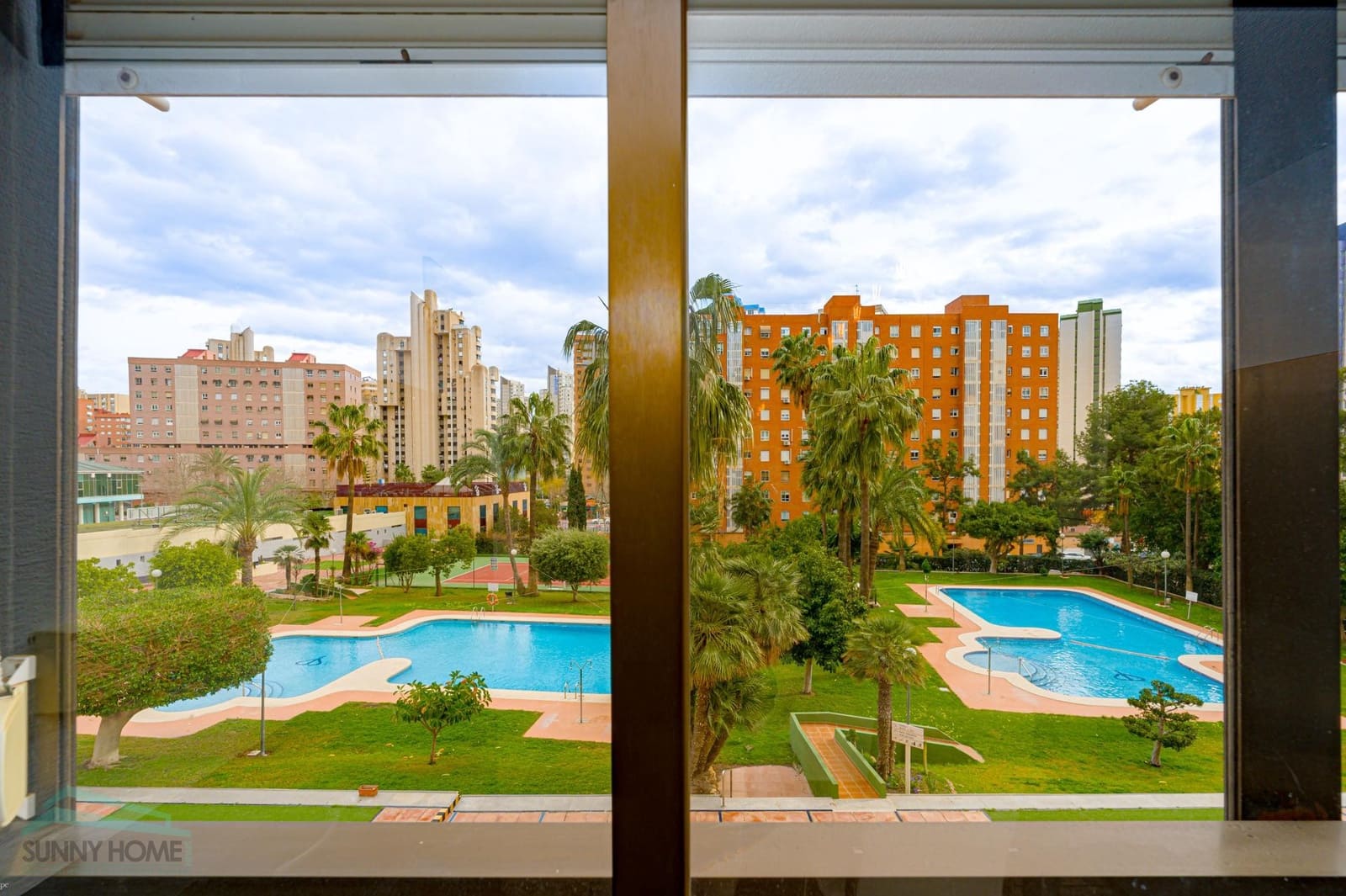 2 quarto Apartamento para venda em Benidorm com piscina - 220 000 € (Ref: 9641389)