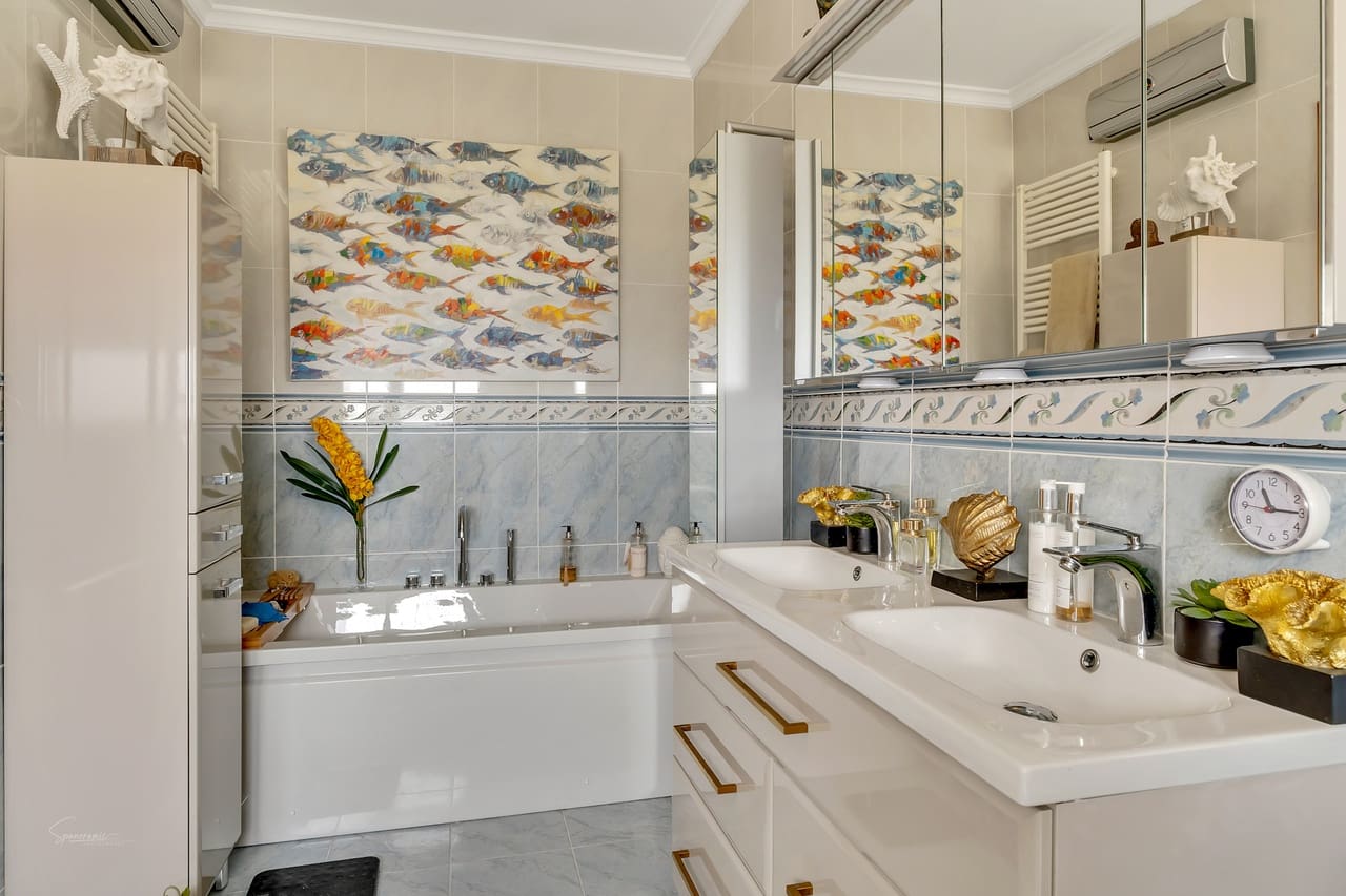 5 quarto Moradia para venda em Denia com piscina - 690 000 € (Ref: 9677931)