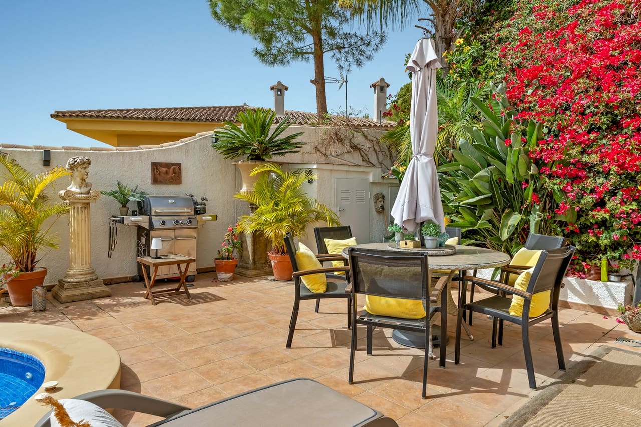 5 quarto Moradia para venda em Denia com piscina - 690 000 € (Ref: 9677931)