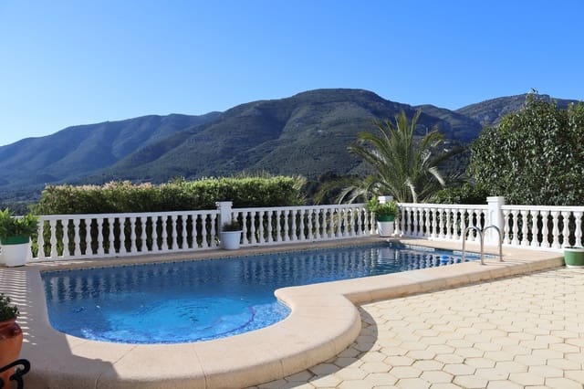 4 bedroom Villa for sale in Benigembla / Benichembla with pool garage - € 469,000 (Ref: 9680583)
