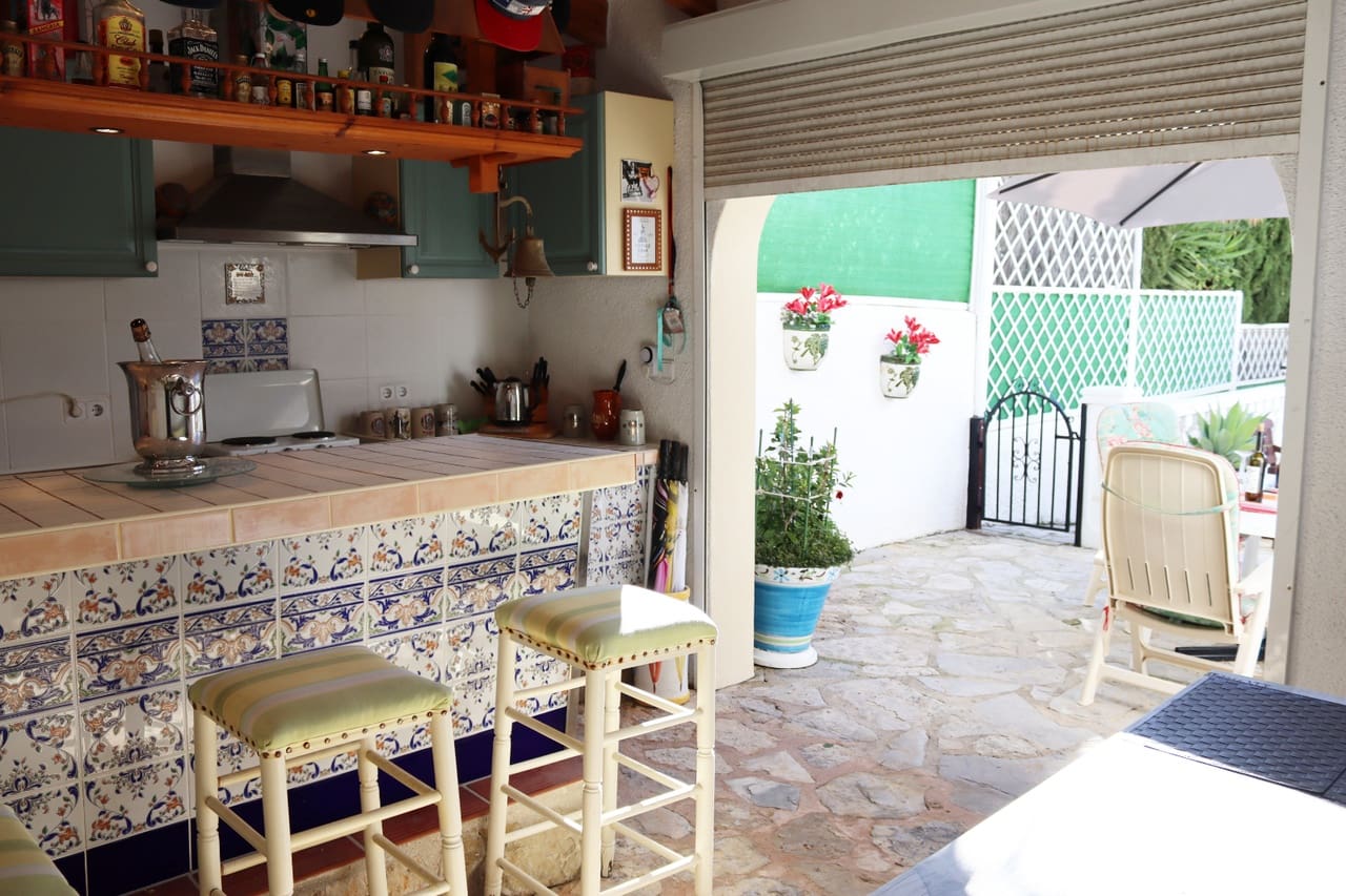 4 bedroom Villa for sale in Benigembla / Benichembla with pool garage - € 469,000 (Ref: 9680583)