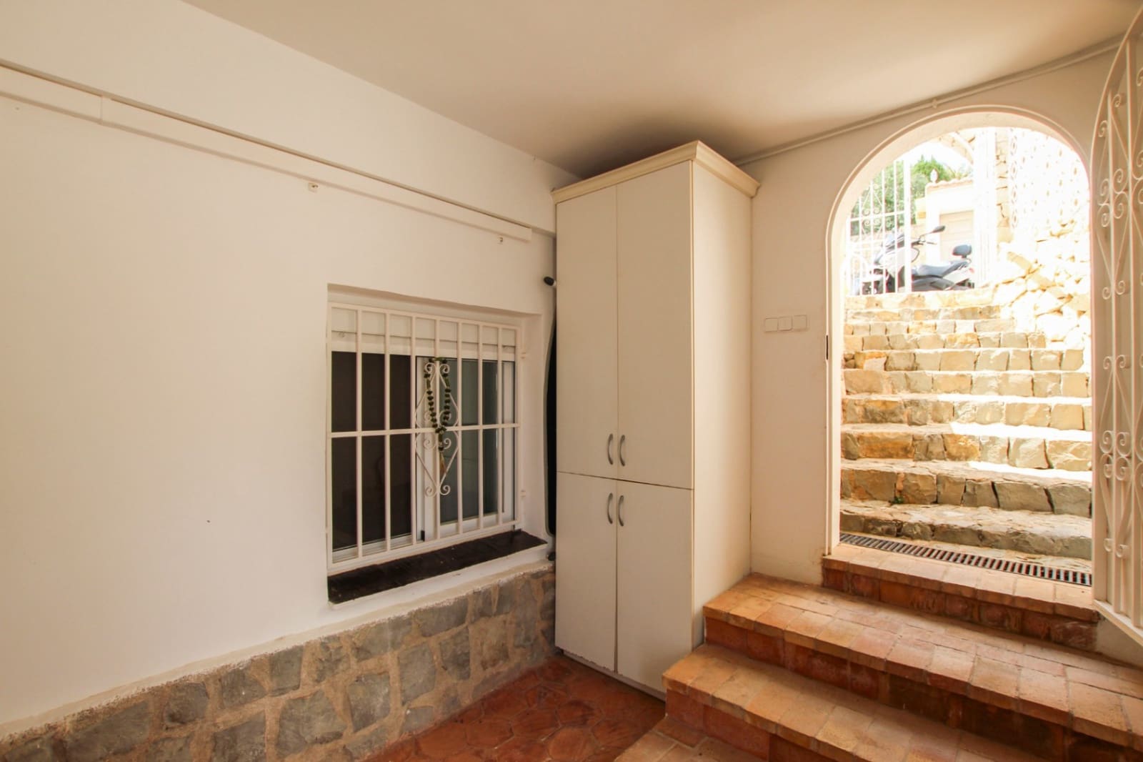 4 Zimmer Villa zu verkaufen in Calpe / Calp mit Pool - 650.000 € (Ref: 9699885)