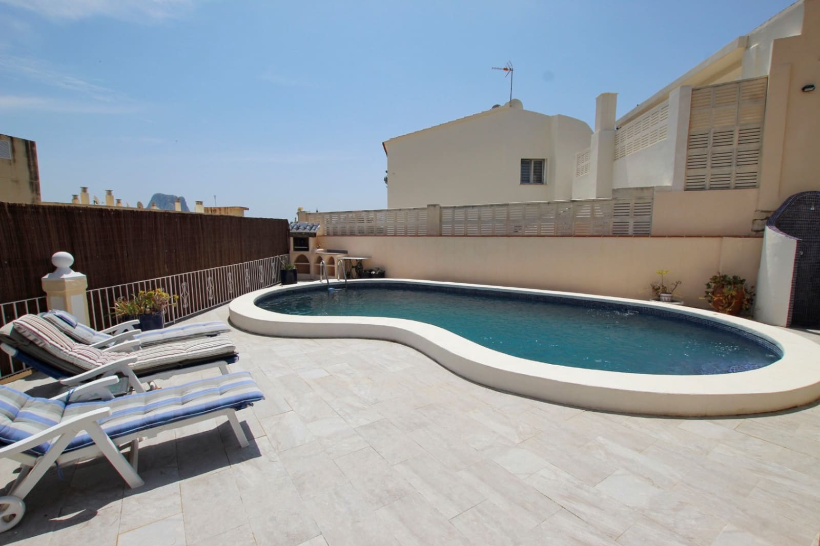 4 Zimmer Villa zu verkaufen in Calpe / Calp mit Pool - 650.000 € (Ref: 9699885)