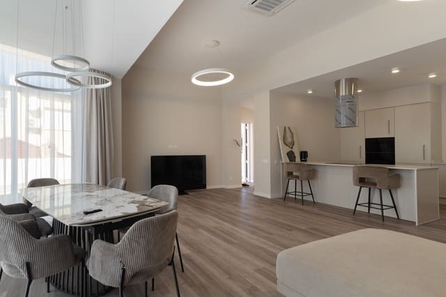 3 soveværelse Villa til salg i Calpe / Calp med swimmingpool - € 799.000 (Ref: 9720348)